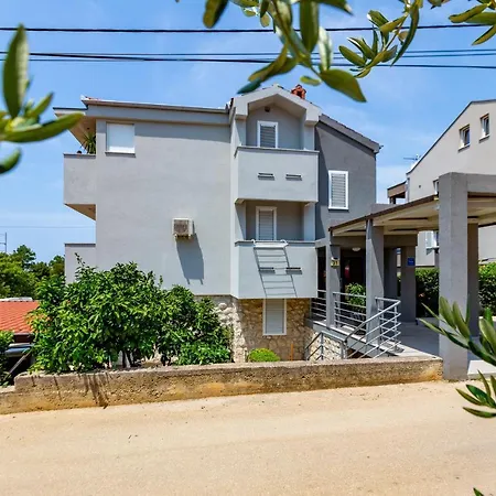 Katina With Private Pool Apartament *