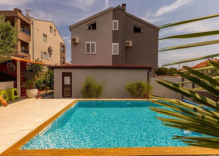 Katina With Private Pool Ζαντάρ