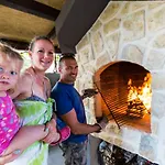 Katina With Private Pool Appartamento