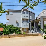 Katina With Private Pool Appartamento *