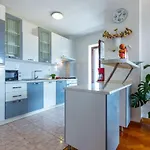 Katina With Private Pool Appartamento