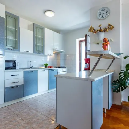 Katina With Private Pool Апартаменты